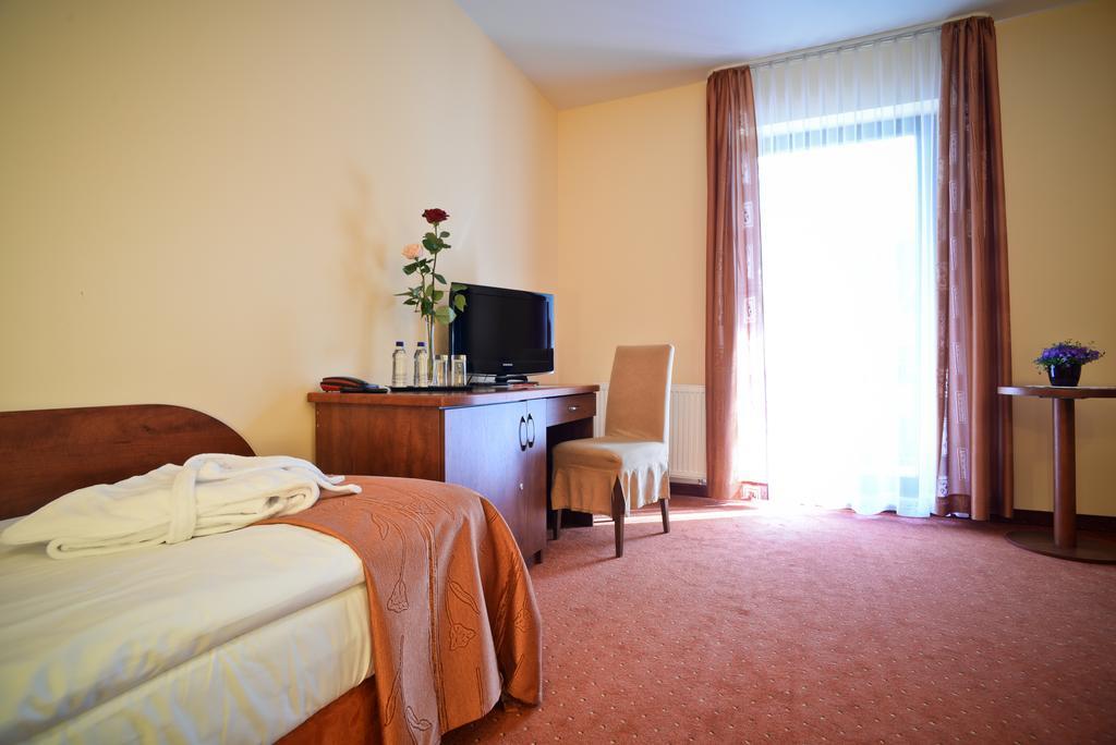 Hotel Venus Kolbudy ภายนอก รูปภาพ