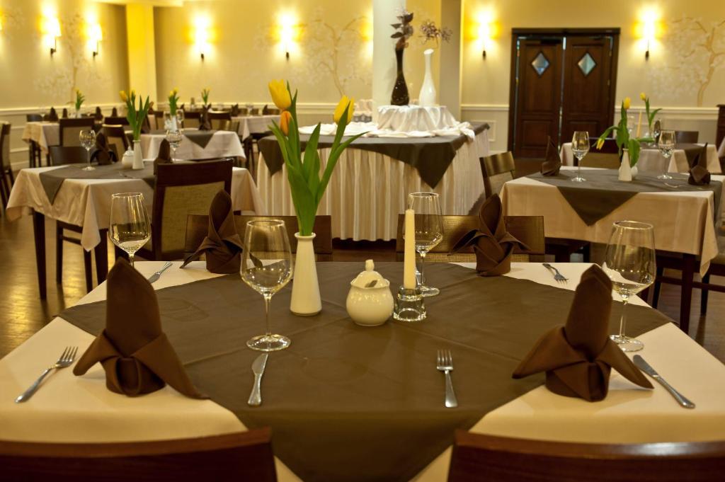 Hotel Venus Kolbudy ภายนอก รูปภาพ